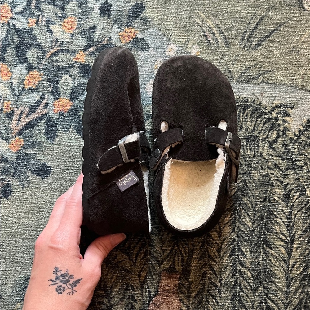 Tocoto vintage suede Sherpa lined clogs - toddler